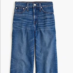 Wide-leg cropped jean with chewed hems SIZE 24